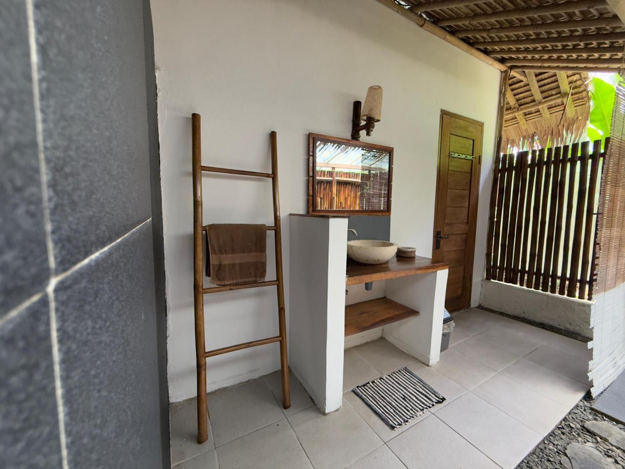 Rnv Eco Resort Bungalows Batukaras Kültér fotó